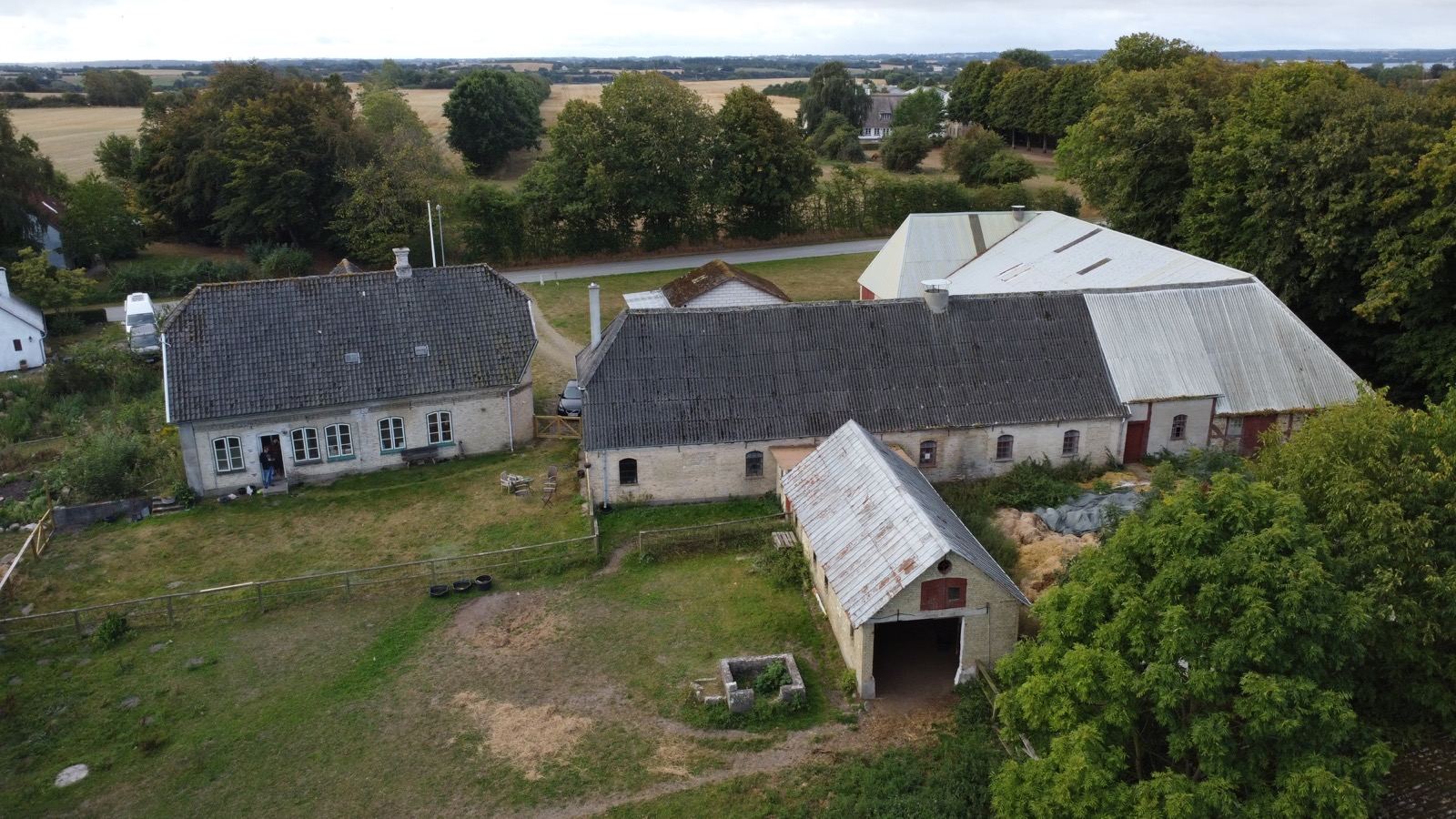 Der Hof Holmslæ von oben